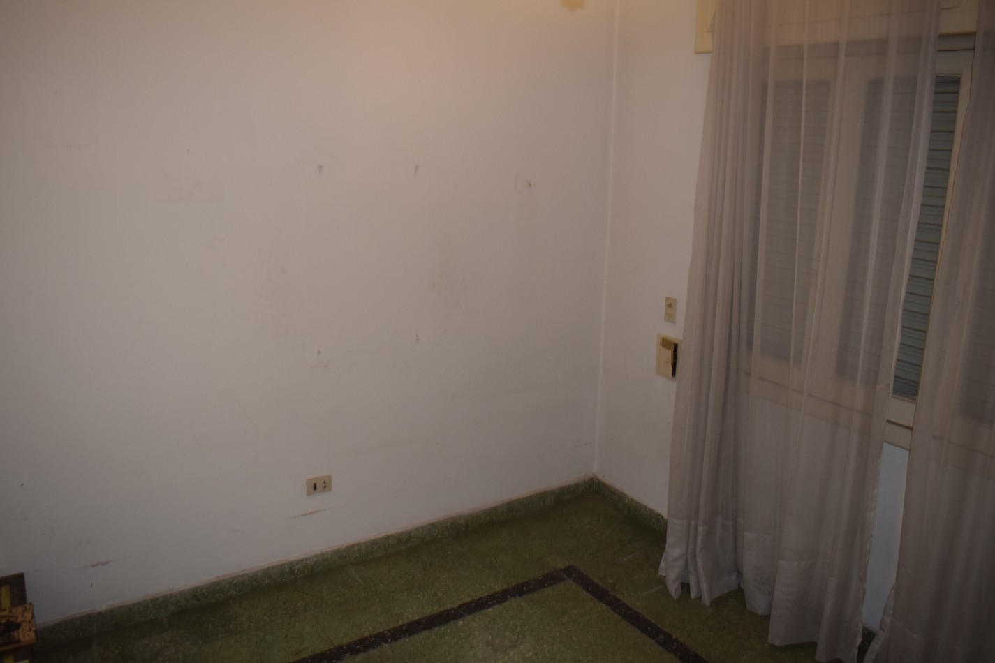 Casa En Lanus Este Otra Al Fondo Garage Para Dos Autos Ideal Para Dos Familias