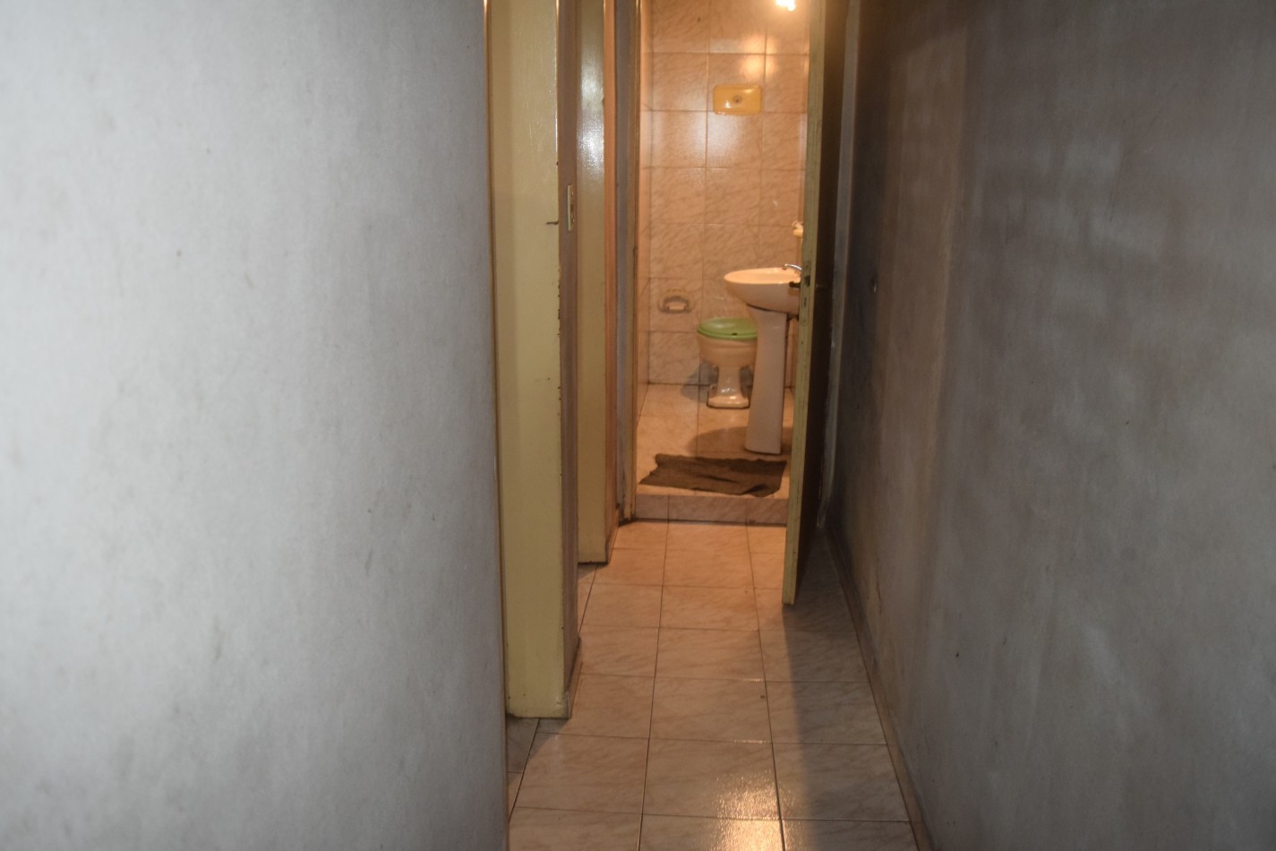 Casa En Lanus Este Otra Al Fondo Garage Para Dos Autos Ideal Para Dos Familias