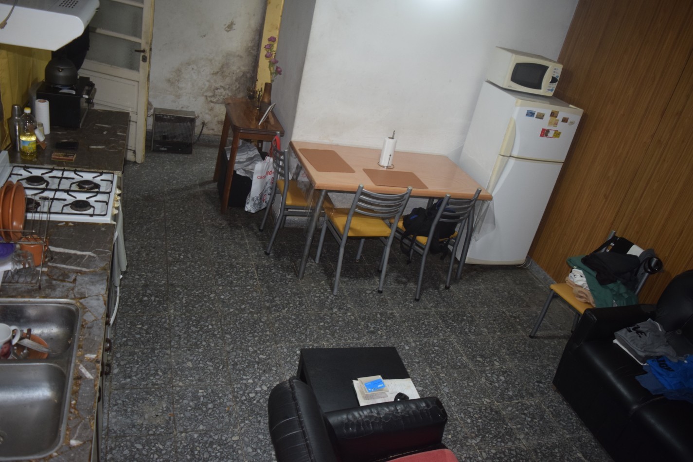 Casa En Lanus Este Otra Al Fondo Garage Para Dos Autos Ideal Para Dos Familias