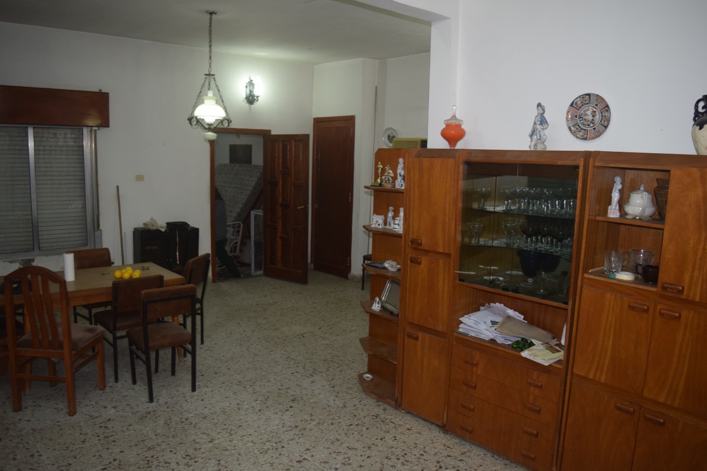 Casa En Lanus Este Otra Al Fondo Garage Para Dos Autos Ideal Para Dos Familias