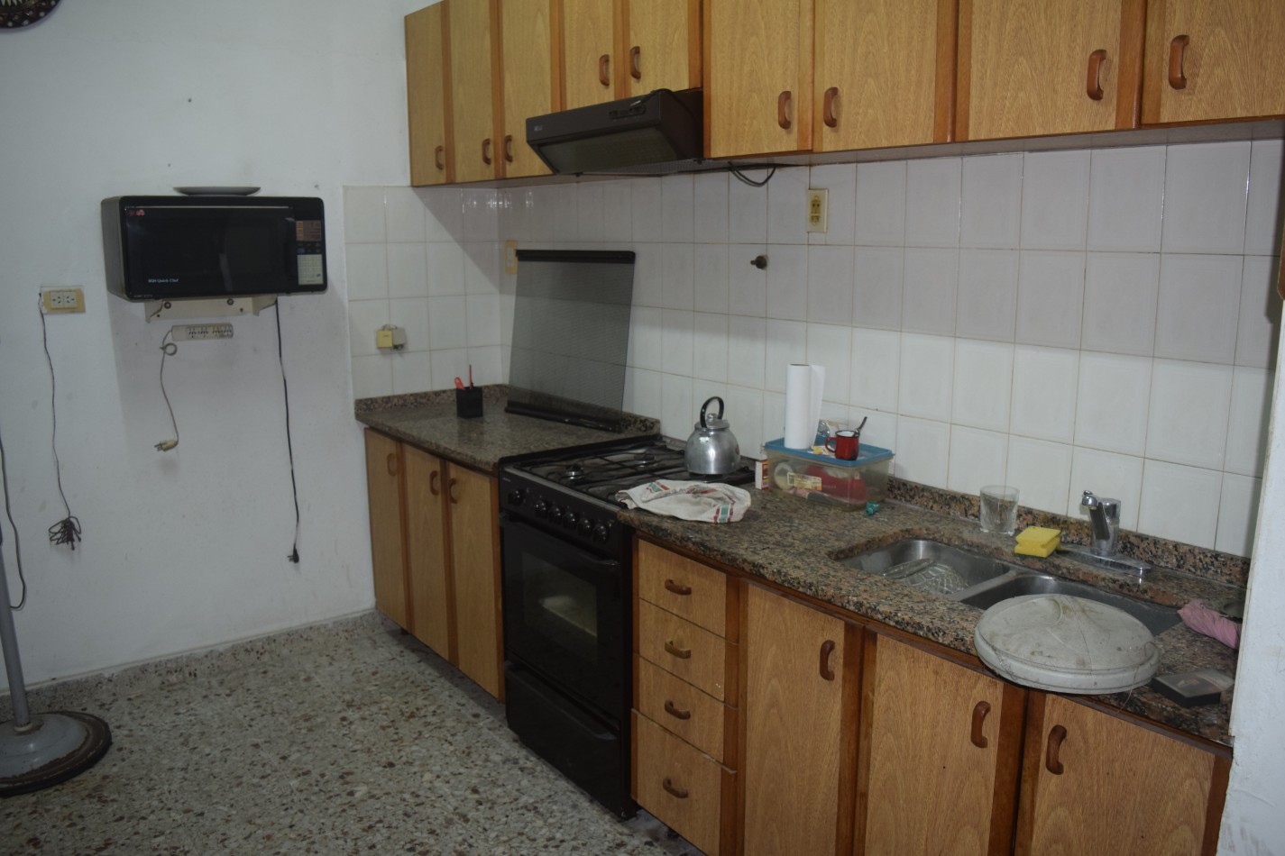 Casa En Lanus Este Otra Al Fondo Garage Para Dos Autos Ideal Para Dos Familias